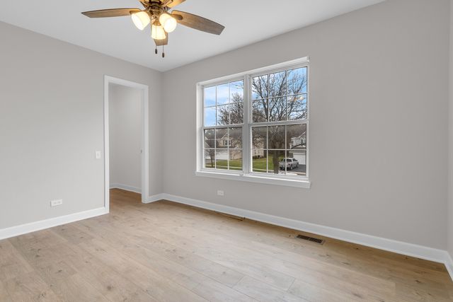 682 Silk Oak Lane, Crystal Lake, IL 60014