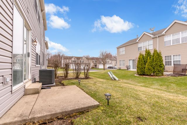 682 Silk Oak Lane, Crystal Lake, IL 60014