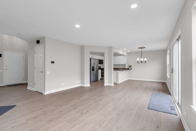 682 Silk Oak Lane, Crystal Lake, IL 60014