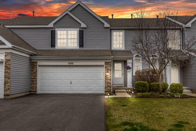 682 Silk Oak Lane, Crystal Lake, IL 60014