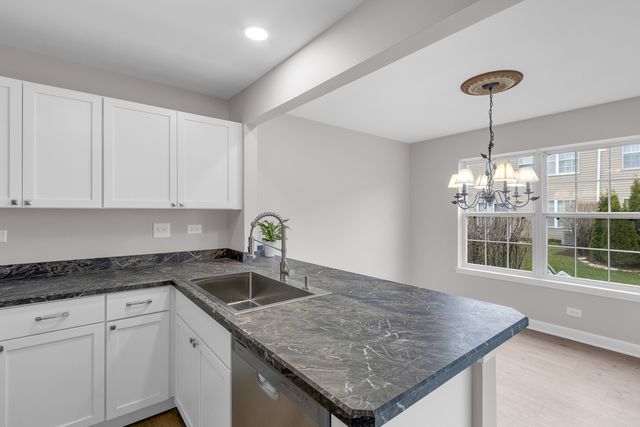 682 Silk Oak Lane, Crystal Lake, IL 60014