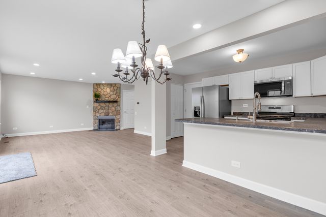 682 Silk Oak Lane, Crystal Lake, IL 60014