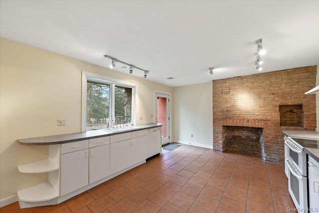 948 Craigville Road, Chester, NY 10918