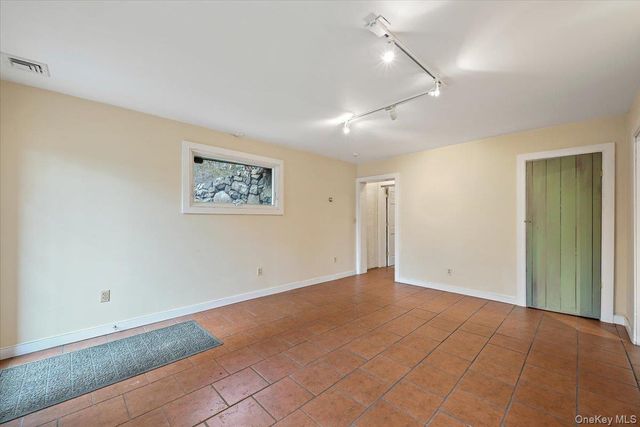 948 Craigville Road, Chester, NY 10918