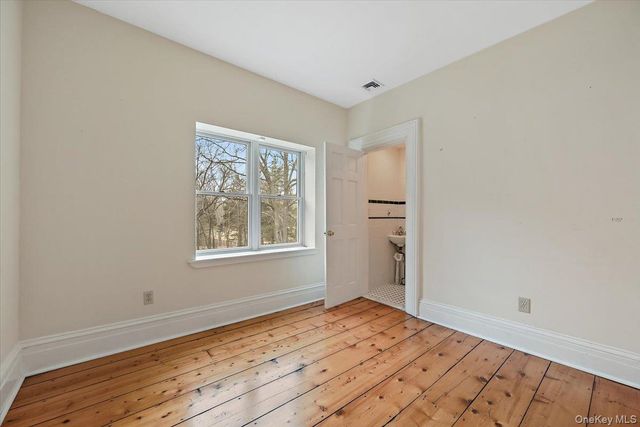 948 Craigville Road, Chester, NY 10918