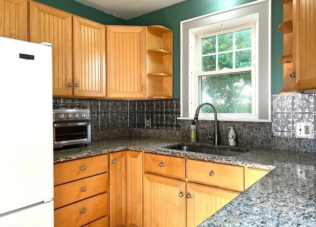 13 West Street, Deerfield, MA 01373