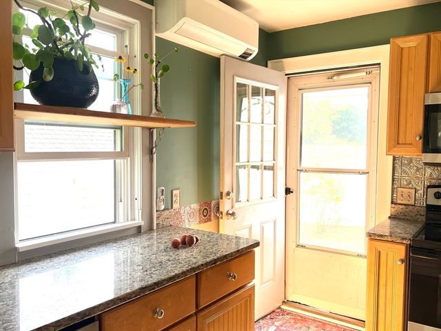 13 West Street, Deerfield, MA 01373