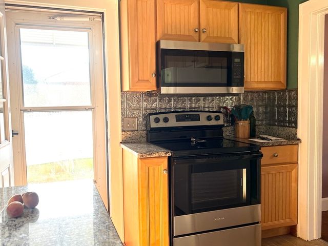 13 West Street, Deerfield, MA 01373