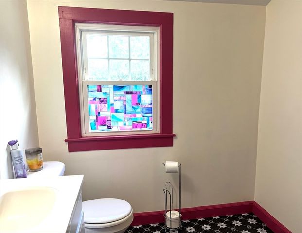 13 West Street, Deerfield, MA 01373