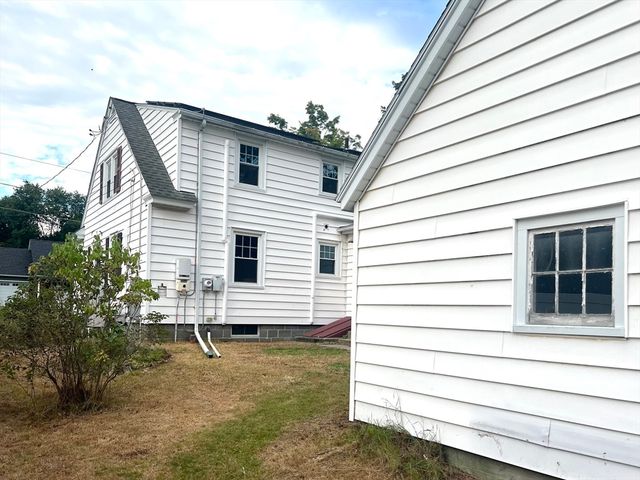 13 West Street, Deerfield, MA 01373