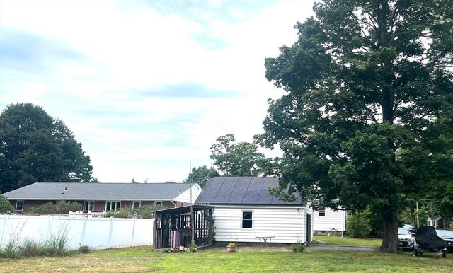 13 West Street, Deerfield, MA 01373