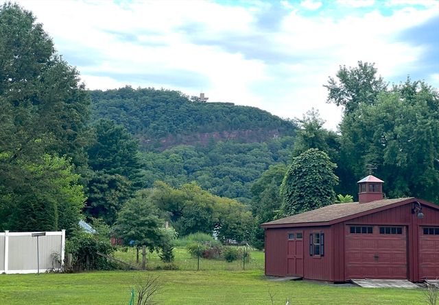 13 West Street, Deerfield, MA 01373