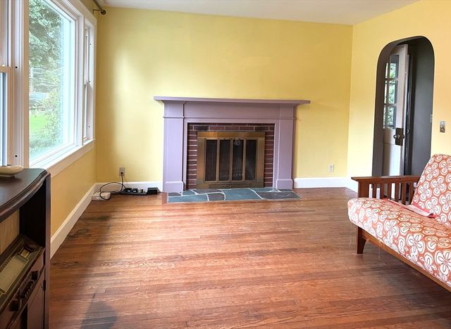 13 West Street, Deerfield, MA 01373