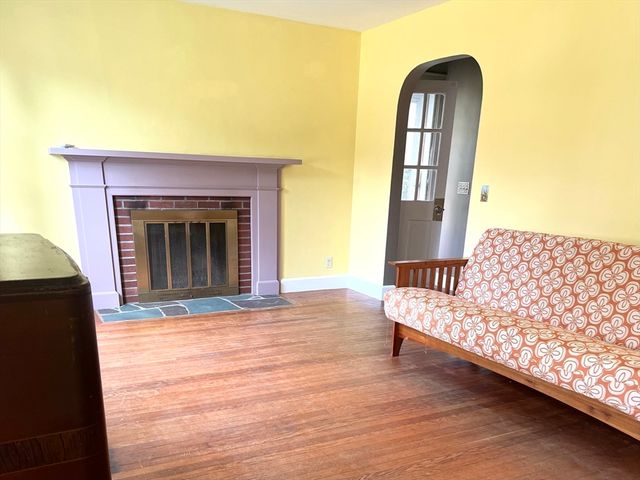 13 West Street, Deerfield, MA 01373