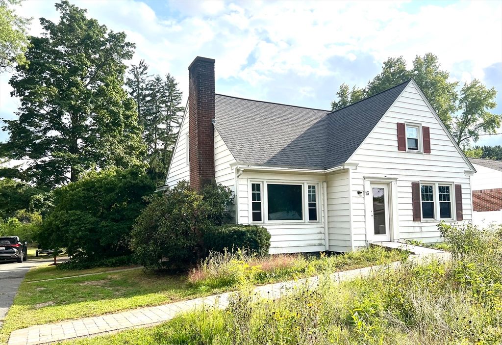 13 West Street, Deerfield, MA 01373
