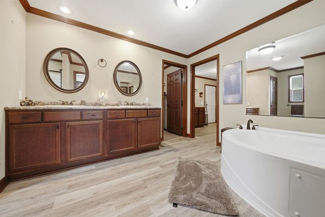 14370 SW Phyllis Rd, Rose Hill, KS 67133