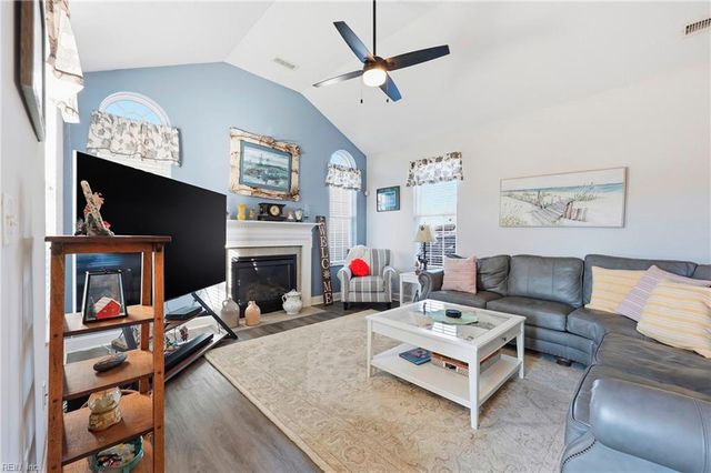 110 Villa DR, Smithfield, VA 23430