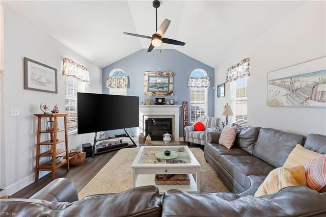 110 Villa DR, Smithfield, VA 23430