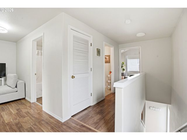 17601 Sw JAY St, Beaverton, OR 97003