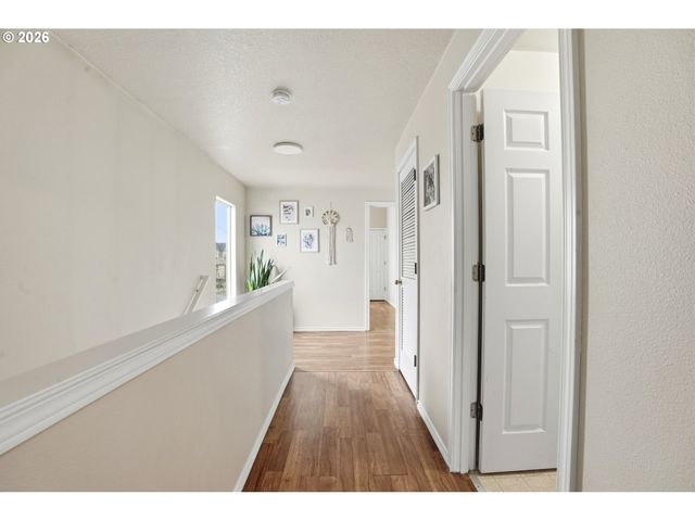 17601 Sw JAY St, Beaverton, OR 97003