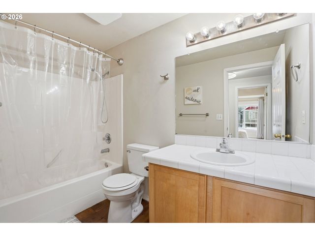 17601 Sw JAY St, Beaverton, OR 97003