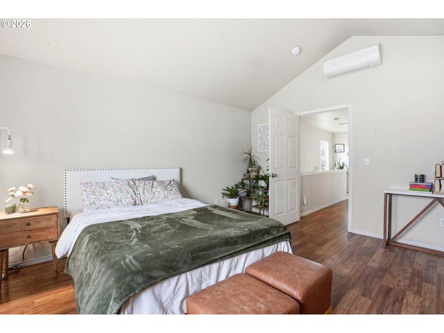 17601 Sw JAY St, Beaverton, OR 97003