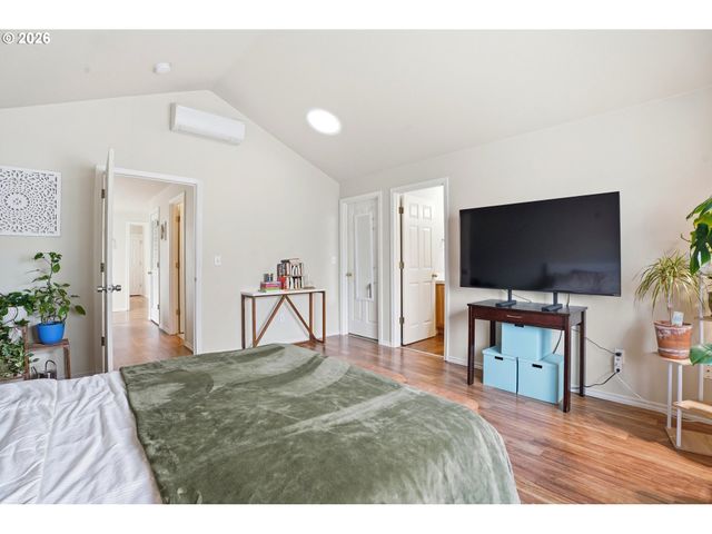 17601 Sw JAY St, Beaverton, OR 97003