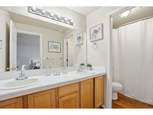 17601 Sw JAY St, Beaverton, OR 97003