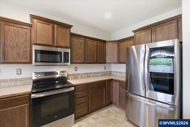 3389 21st Av SE, Albany, OR 97322