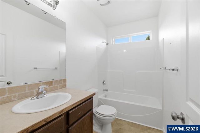 3389 21st Av SE, Albany, OR 97322