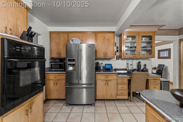 19945 Woodside Street, Harper Woods, MI 48225