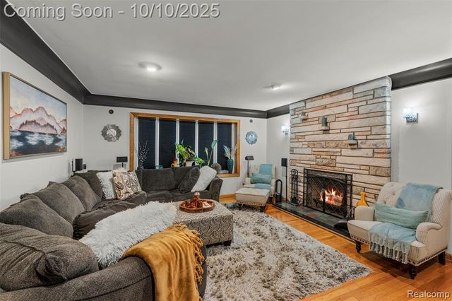 19945 Woodside Street, Harper Woods, MI 48225