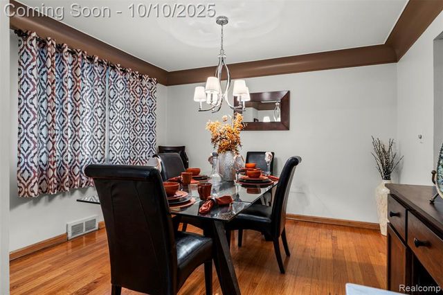 19945 Woodside Street, Harper Woods, MI 48225