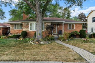 19945 Woodside Street, Harper Woods, MI 48225