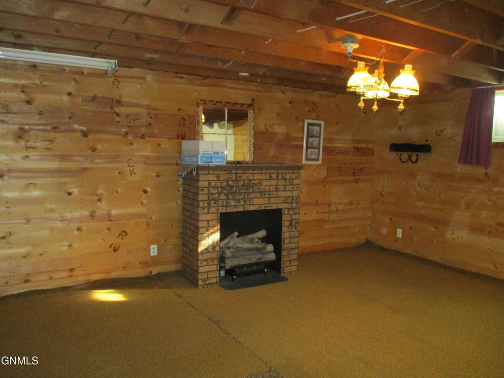 503 Main Avenue, Washburn, ND 58577 photo 18