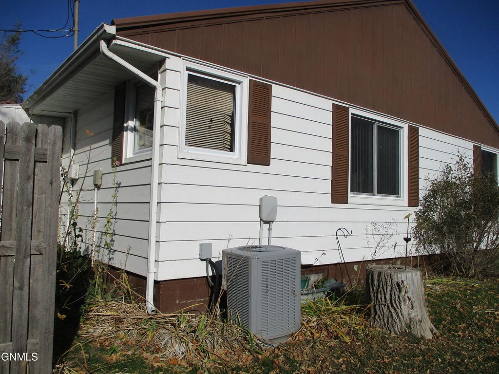 503 Main Avenue, Washburn, ND 58577 photo 21