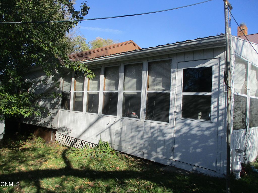 503 Main Avenue, Washburn, ND 58577 photo 23