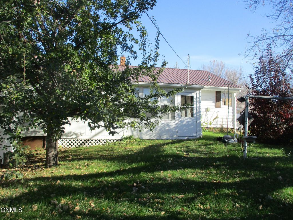 503 Main Avenue, Washburn, ND 58577 photo 25