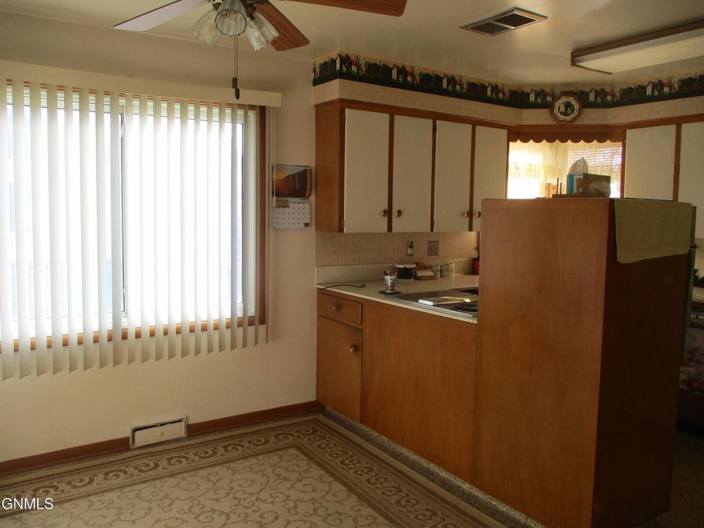 503 Main Avenue, Washburn, ND 58577 photo 5