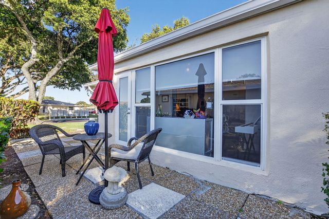 8871 Warwick Drive, Boca Raton, FL 33433