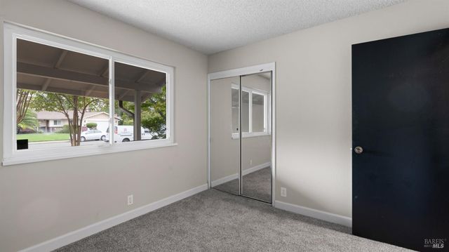 257 Holly Dr, Fairfield, CA 94533