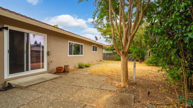 257 Holly Dr, Fairfield, CA 94533