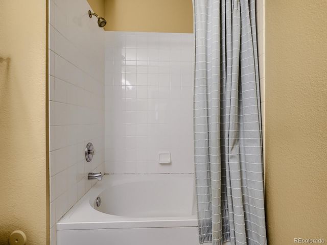 4045 S Crystal Circle 102, Aurora, CO 80014