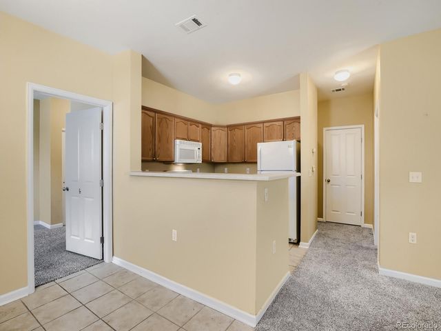 4045 S Crystal Circle 102, Aurora, CO 80014