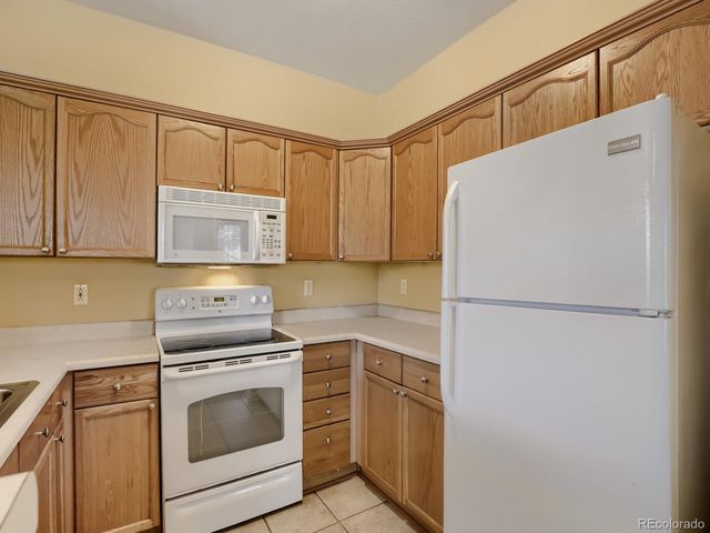 4045 S Crystal Circle 102, Aurora, CO 80014