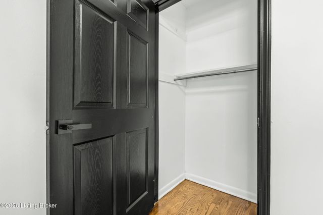 1119 Ireland Dr, Louisville, KY 40219