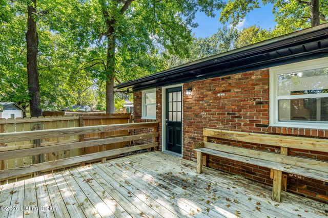 1119 Ireland Dr, Louisville, KY 40219