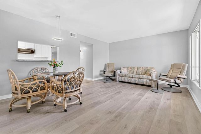 2466 ECUADORIAN WAY 20, Clearwater, FL 33763