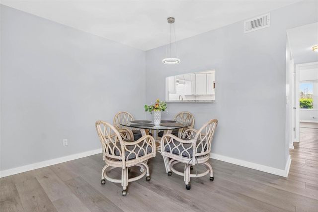 2466 ECUADORIAN WAY 20, Clearwater, FL 33763