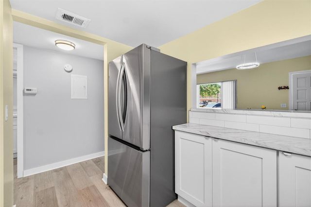 2466 ECUADORIAN WAY 20, Clearwater, FL 33763